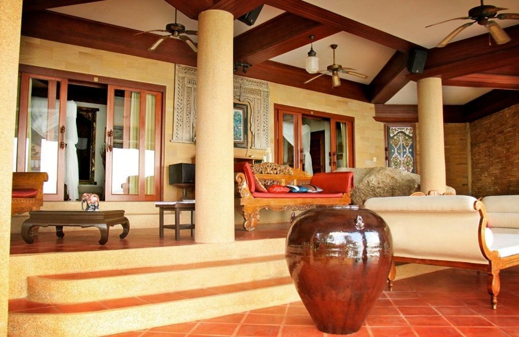Ed Rock Villa Hotell 3*