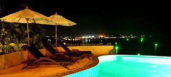 Ed Rock Villa Hotell 3*